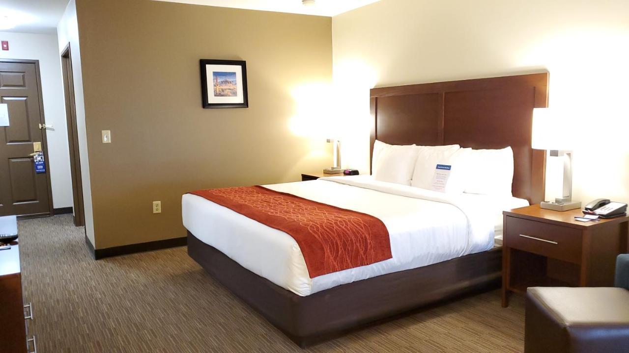 Comfort Inn & Suites Tempe Phoenix Sky Harbor Airport Exterior foto