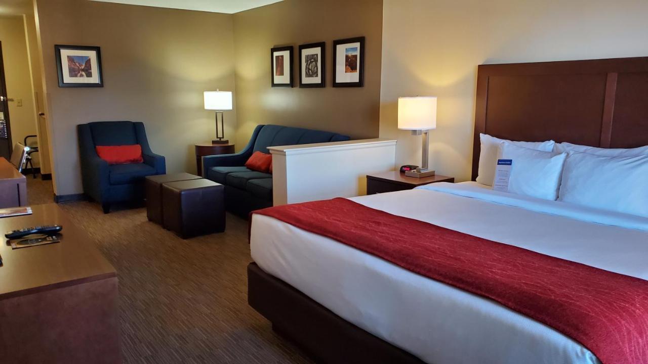 Comfort Inn & Suites Tempe Phoenix Sky Harbor Airport Exterior foto