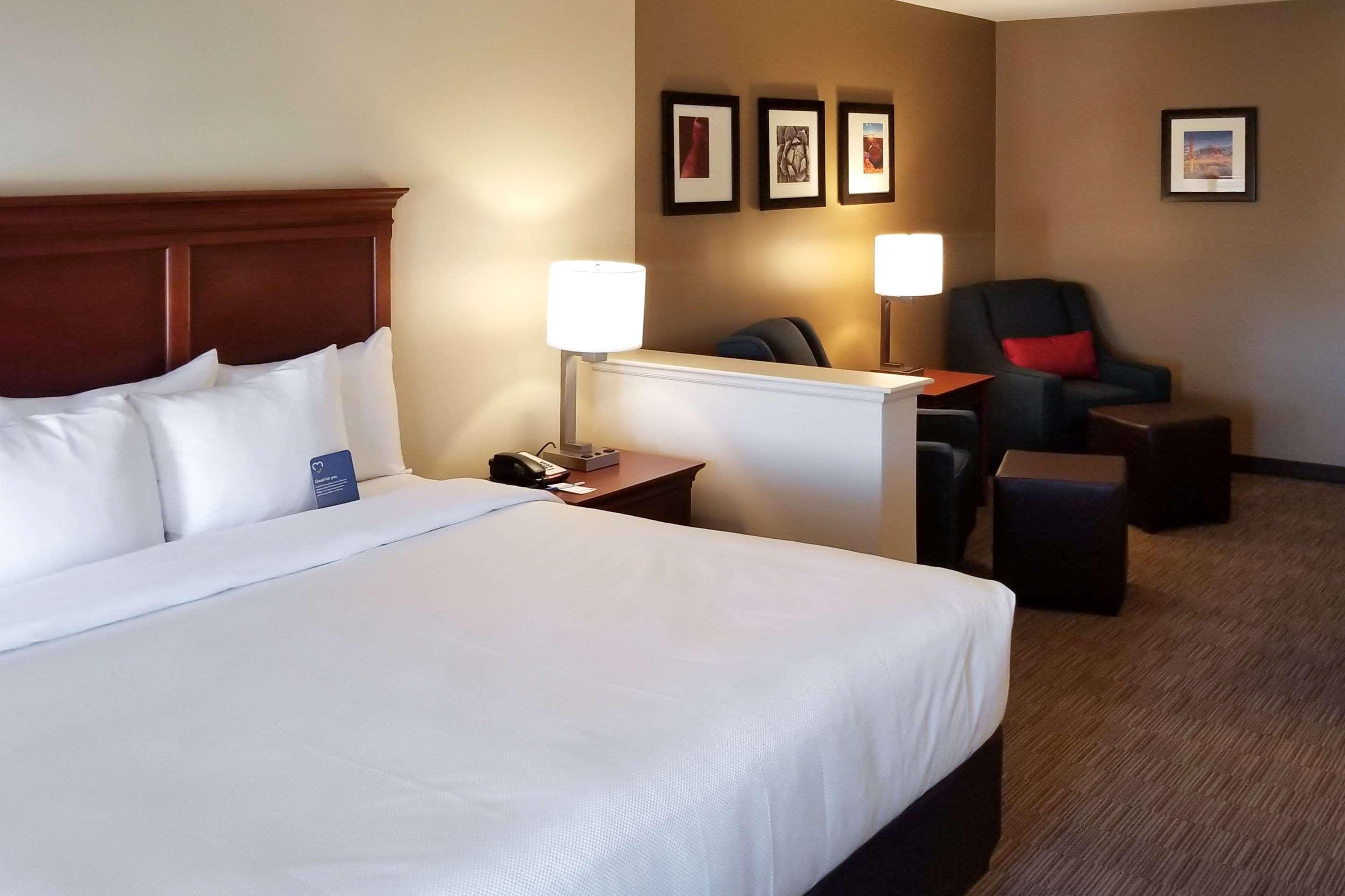 Comfort Inn & Suites Tempe Phoenix Sky Harbor Airport Exterior foto