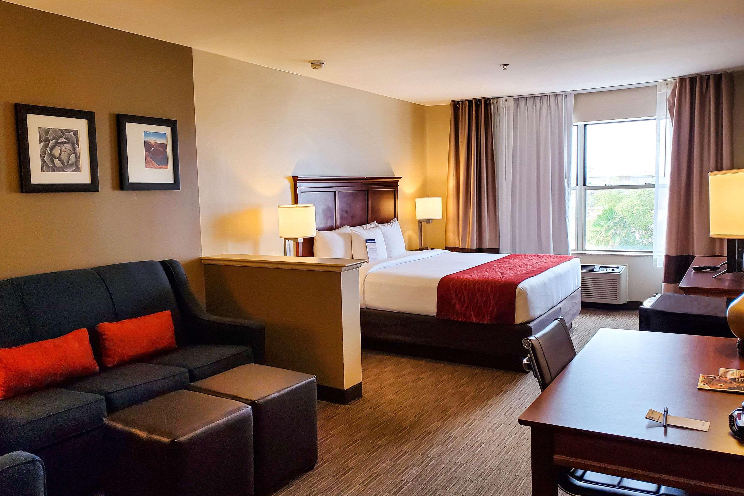 Comfort Inn & Suites Tempe Phoenix Sky Harbor Airport Exterior foto