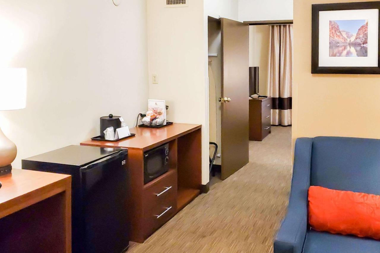 Comfort Inn & Suites Tempe Phoenix Sky Harbor Airport Exterior foto