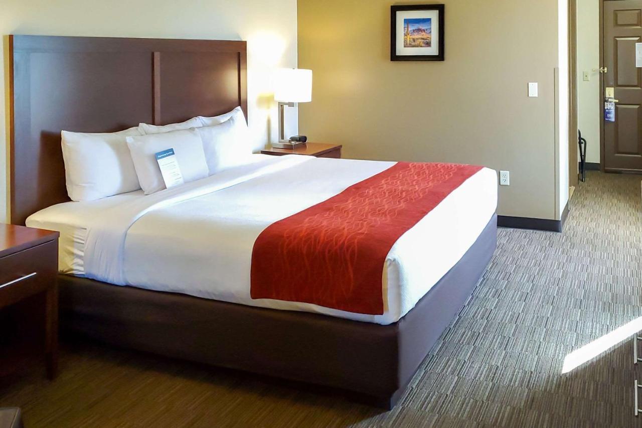 Comfort Inn & Suites Tempe Phoenix Sky Harbor Airport Exterior foto